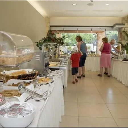 Island Blue Aparthotel 3*